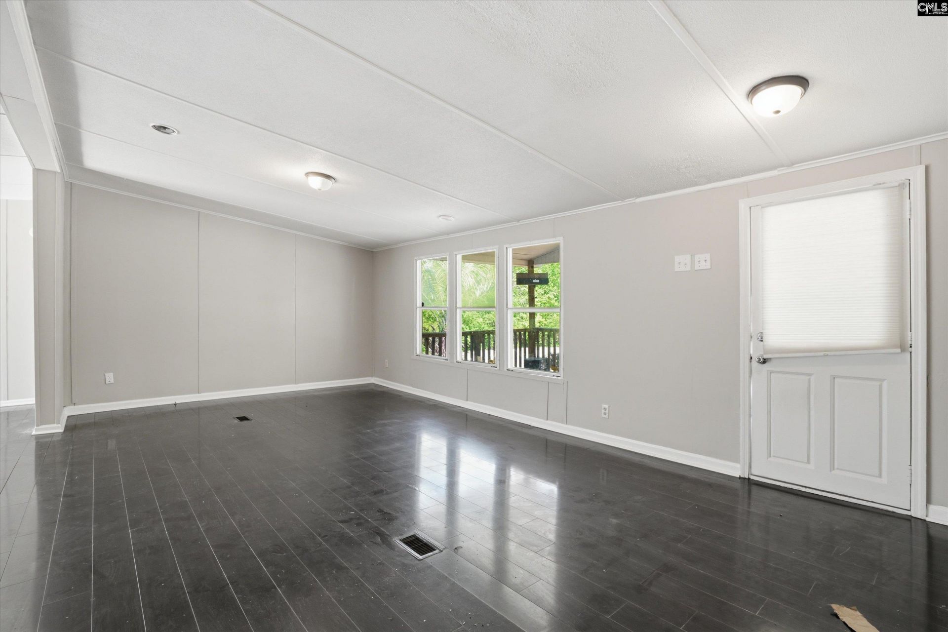842 Links Court Photo 9