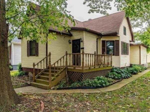 905 DECATUR Street, Lincoln, IL 62656