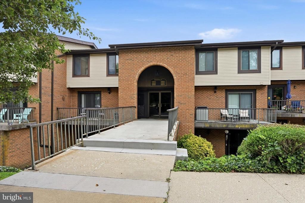 4860 W Brigantine Court, Wilmington, DE 19808 Main Photo