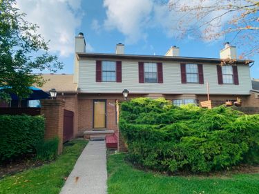 38862 Country Circle, Farmington Hills, Mi 48331