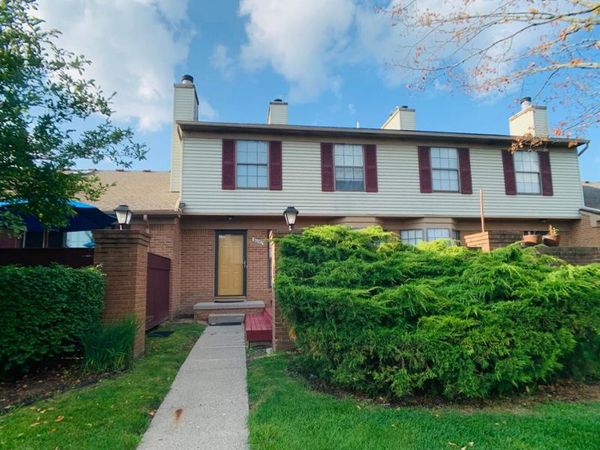 38862 Country Circle, Farmington Hills, MI 48331