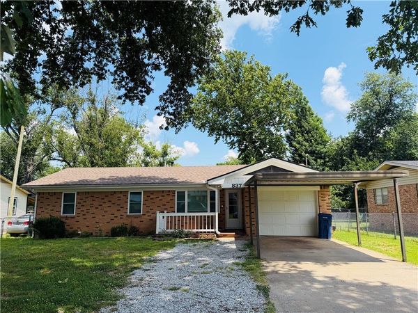 837 S CHERRY Street , Siloam Springs, AR 72761