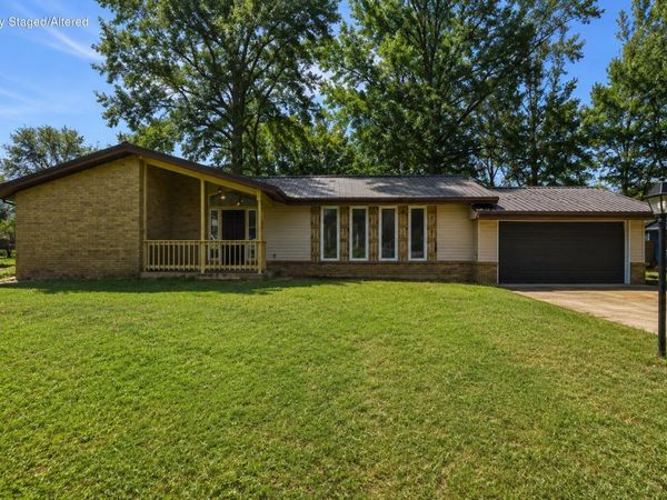 908 10th Street , Mountain Grove, MO 65711