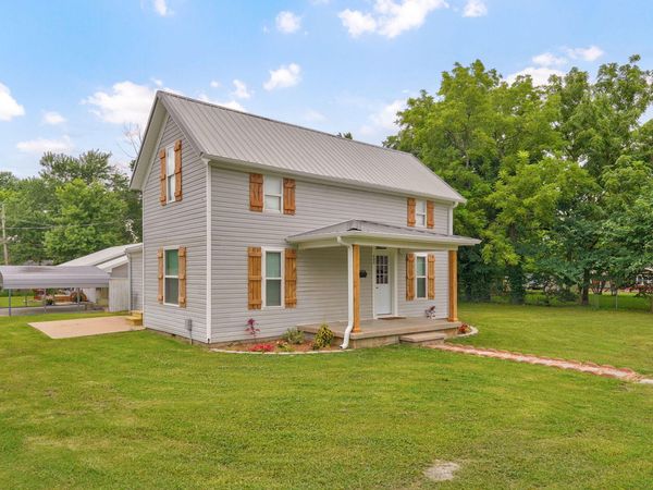 933 S Rinker Avenue , Aurora, MO 65605