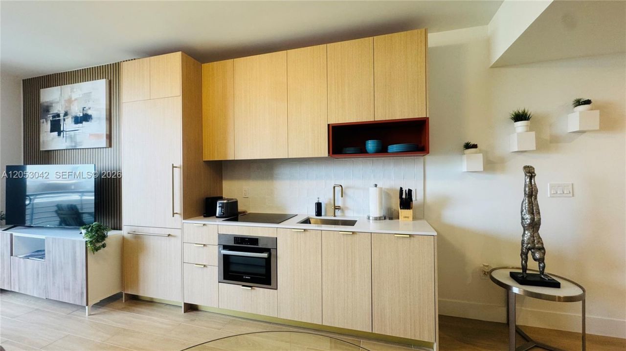 90 NE 32 St , Unit 613, Miami, FL 33137 Photo