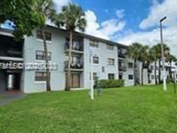 7195 NW 179th St , Unit 109, Hialeah, FL 33015