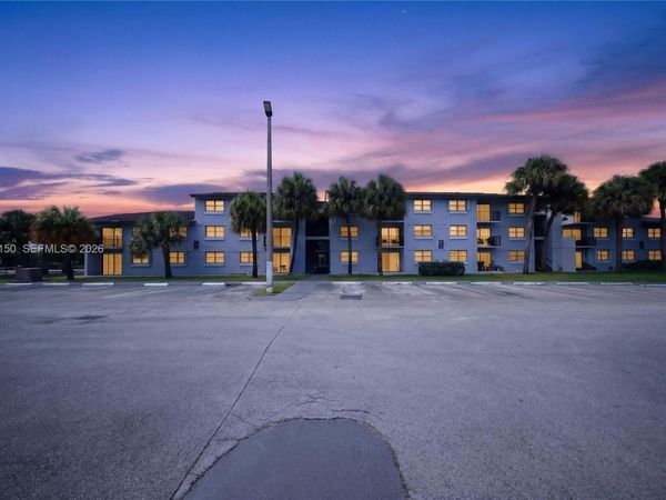 7195 NW 179th St , Unit 109, Hialeah, FL 33015