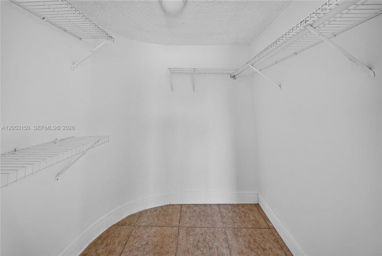 7195 NW 179th St, Unit 109, Hialeah, FL 33015 Photo