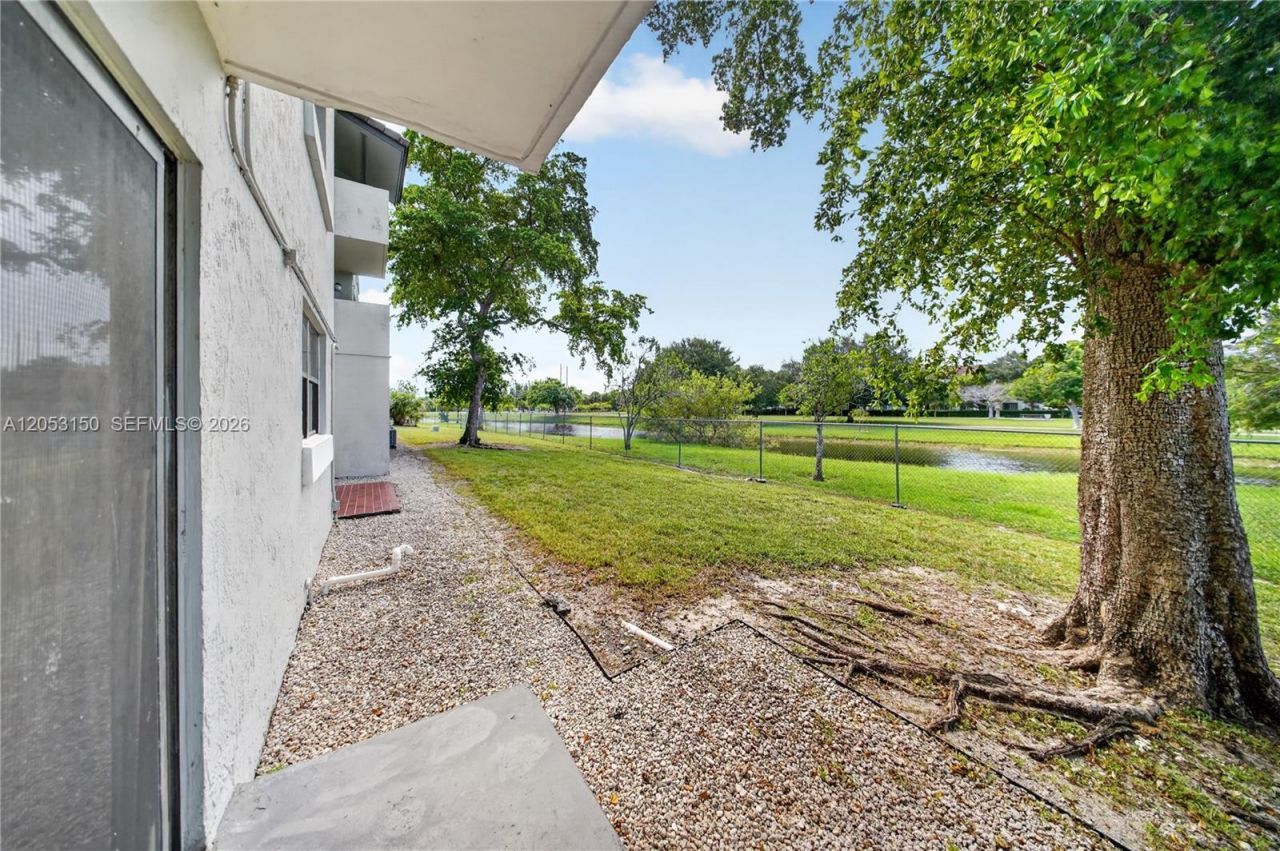 7195 NW 179th St, Unit 109, Hialeah, FL 33015 Photo