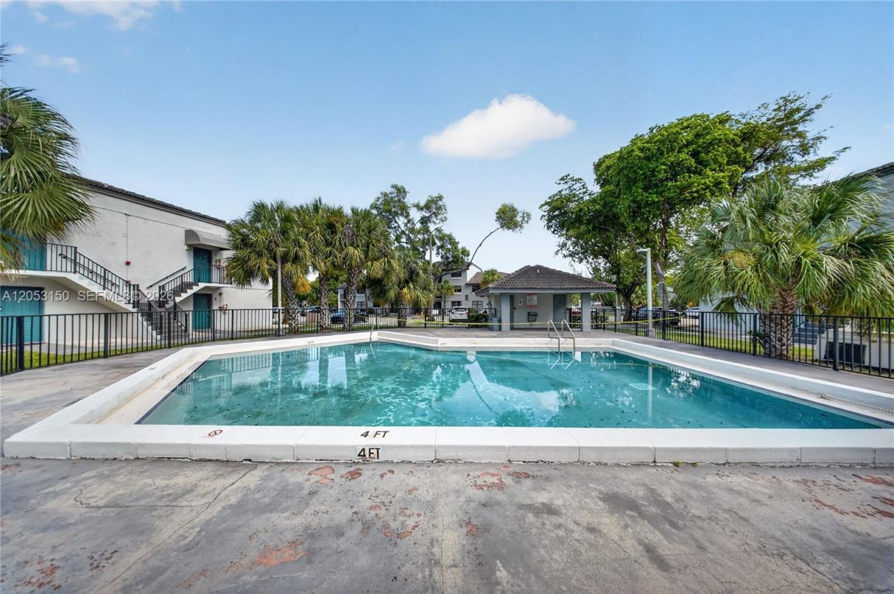 7195 NW 179th St, Unit 109, Hialeah, FL 33015 Photo