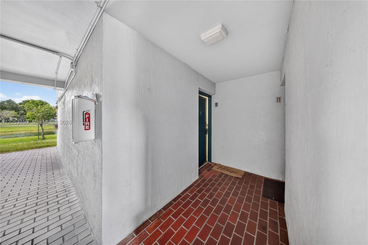 7195 NW 179th St, Unit 109, Hialeah, FL 33015 Photo