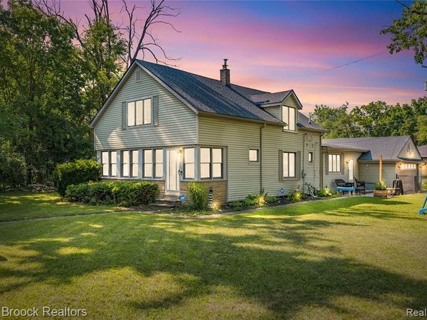 27216 Shiawassee Road, Southfield, MI 48033