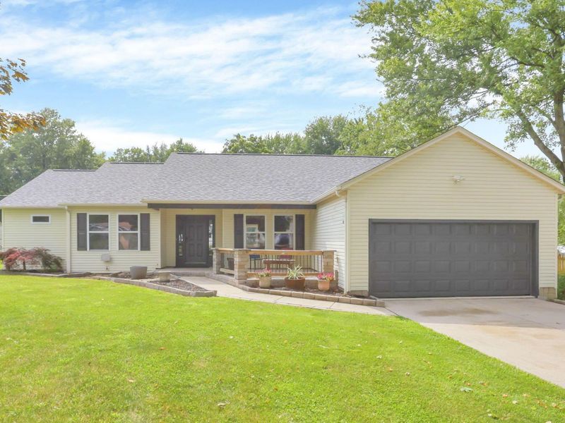 118 Ashcraft Drive SW, Granville, OH 43023 Photo 2