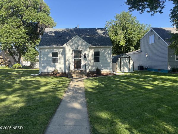 308 7TH STREET SE, Watertown, SD 57201