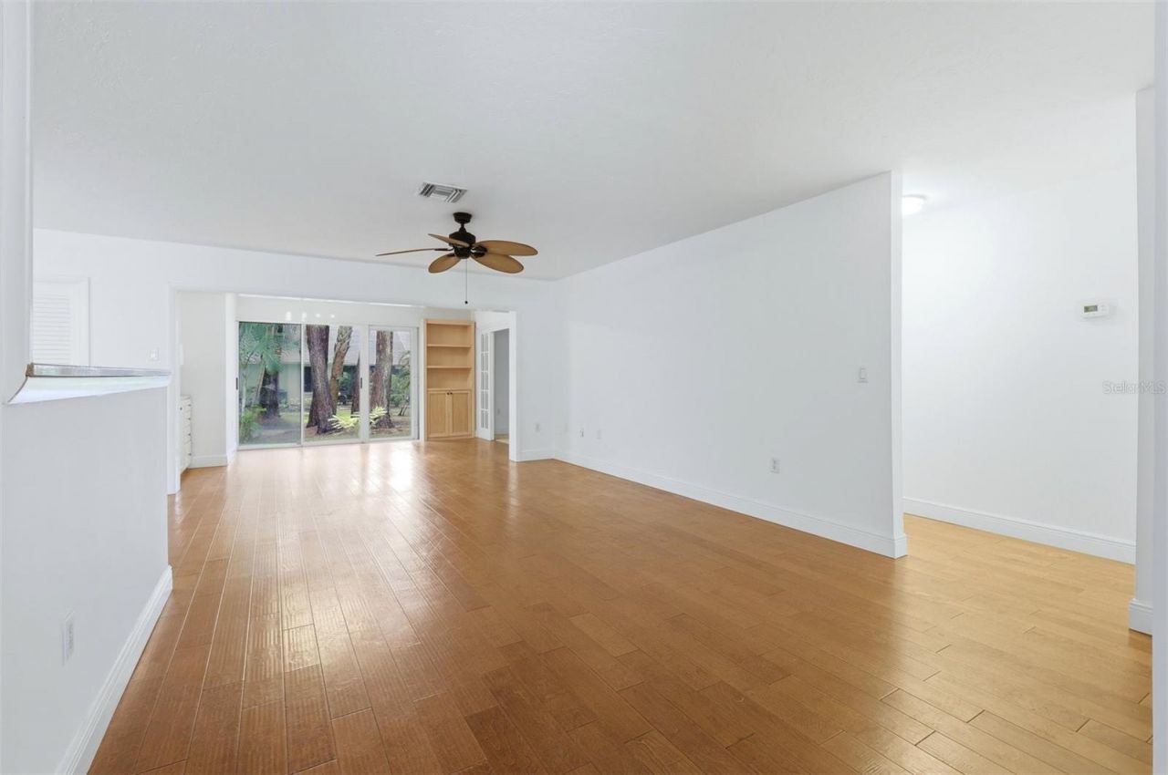 5273 Villa Majorca Court, Unit 25, Sarasota, FL 34235 Photo