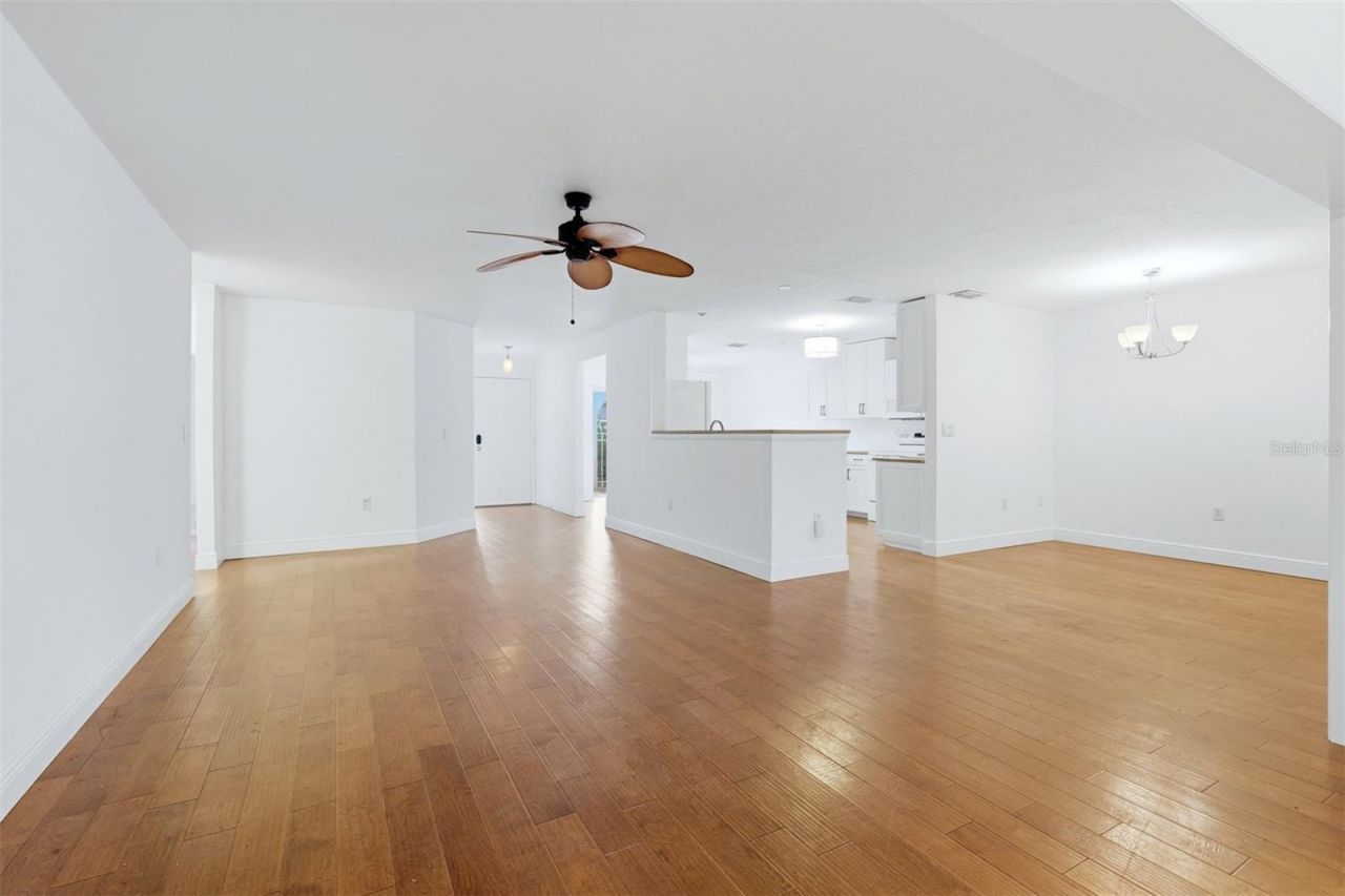 5273 Villa Majorca Court, Unit 25, Sarasota, FL 34235 Photo