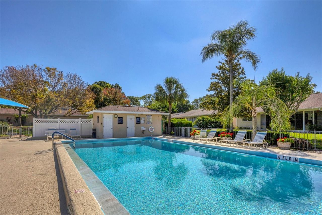 5273 Villa Majorca Court, Unit 25, Sarasota, FL 34235 Photo
