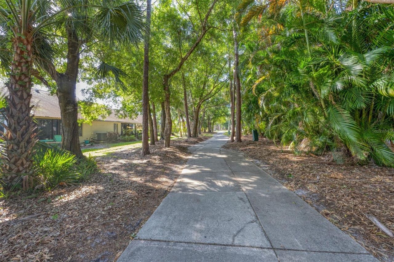 5273 Villa Majorca Court, Unit 25, Sarasota, FL 34235 Photo