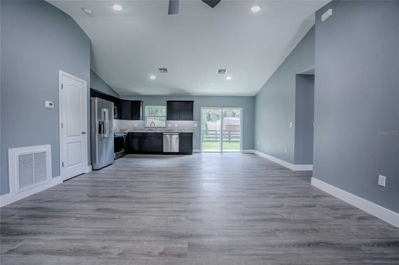 557 County Road 487 , Lake Panasoffkee, FL 33538 Photo
