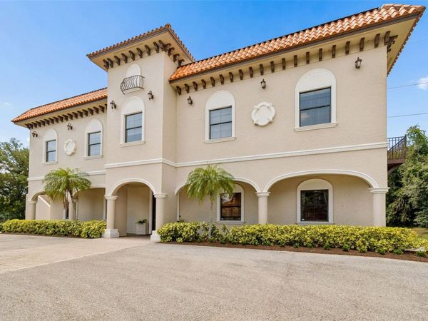 6730 W LINEBAUGH AVENUE , TAMPA, FL 33625