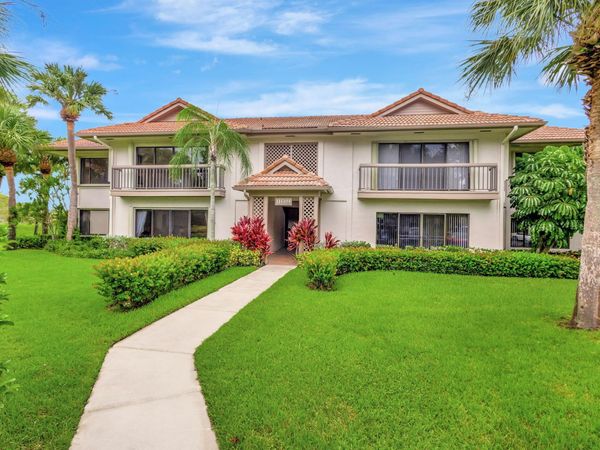 1109 Duncan Circle, Unit 201, Palm Beach Gardens, FL 33418