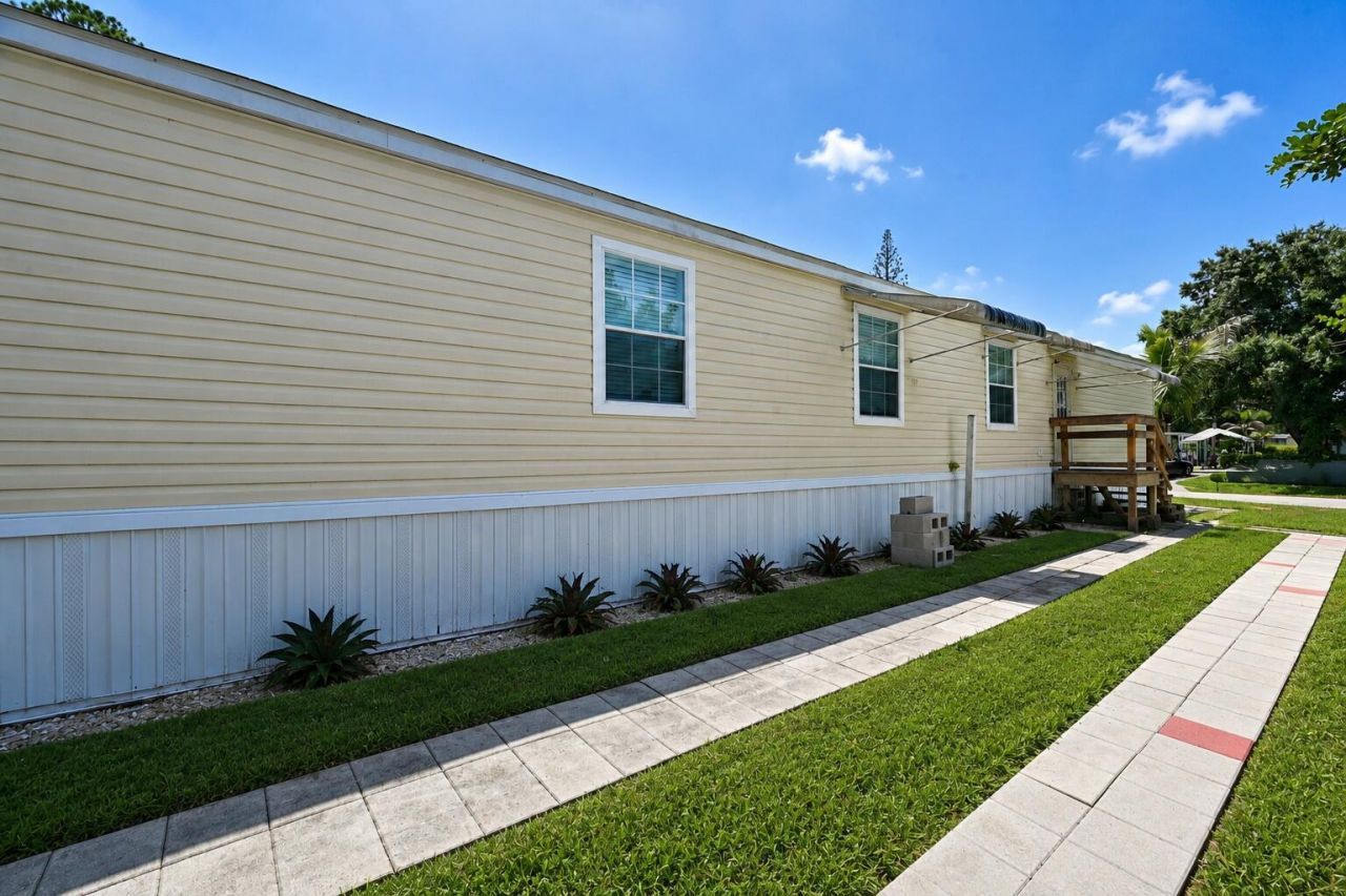 8137 SW Wildwood Drive, Stuart, FL 34997 Photo