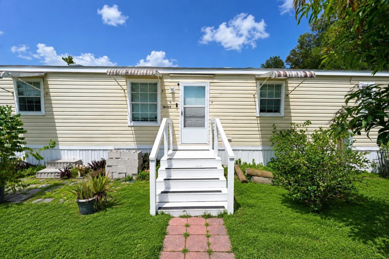 8137 SW Wildwood Drive, Stuart, FL 34997 Photo