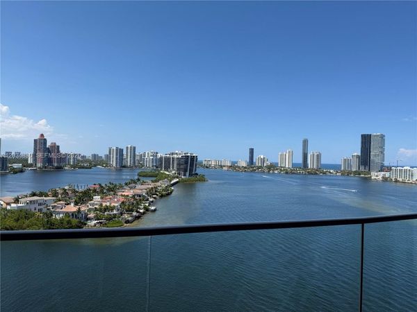 2800 Island Blvd, Unit 1803, Aventura, FL 33160