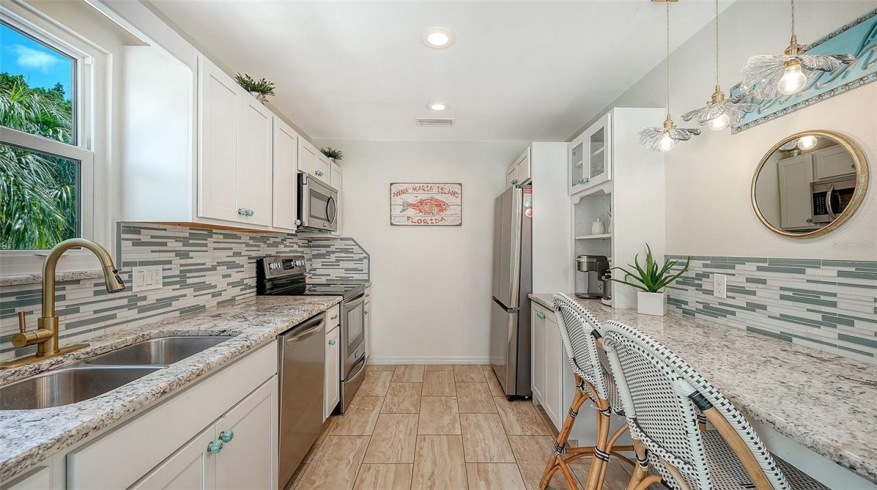 6327 Gulf Drive, Holmes Beach, FL 34217 Photo