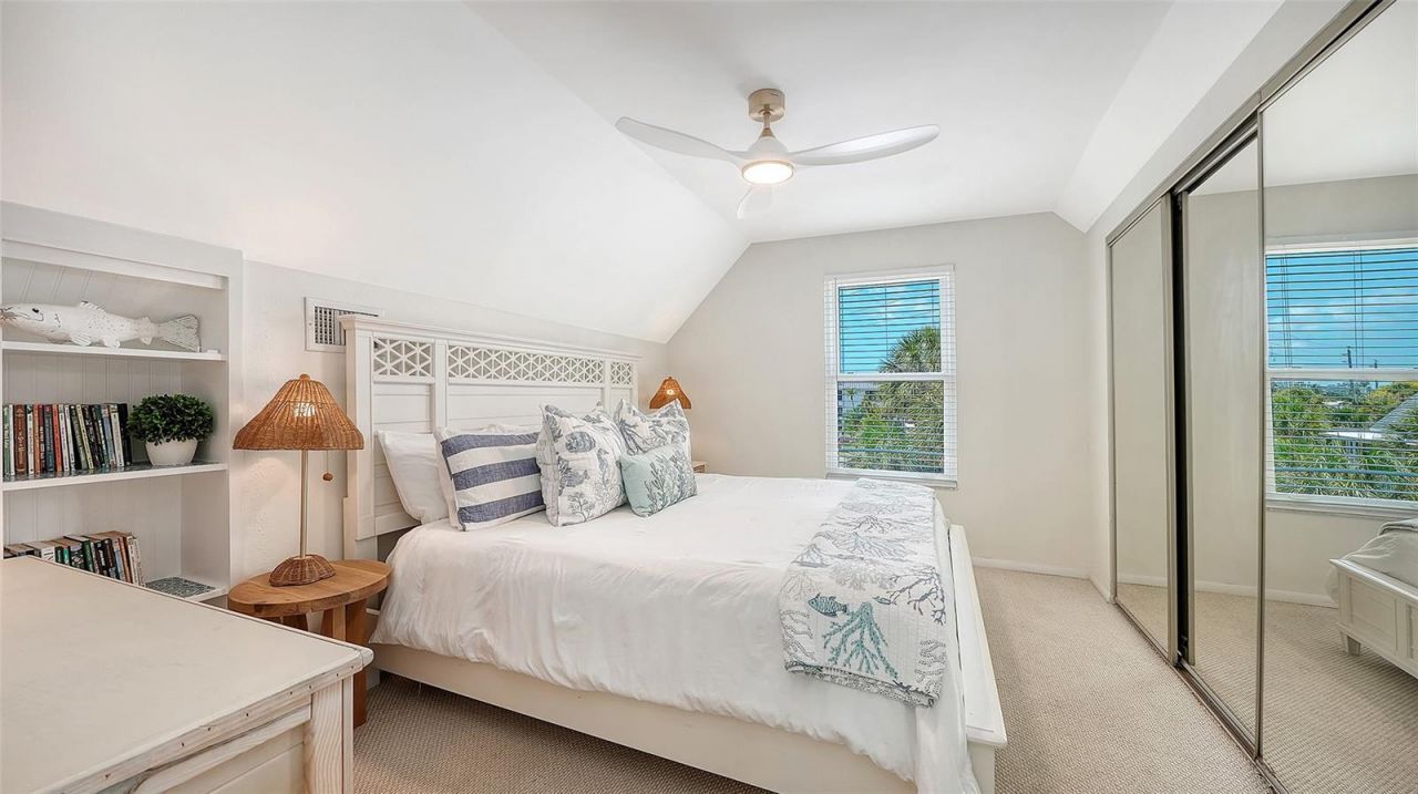 6327 Gulf Drive, Holmes Beach, FL 34217 Photo