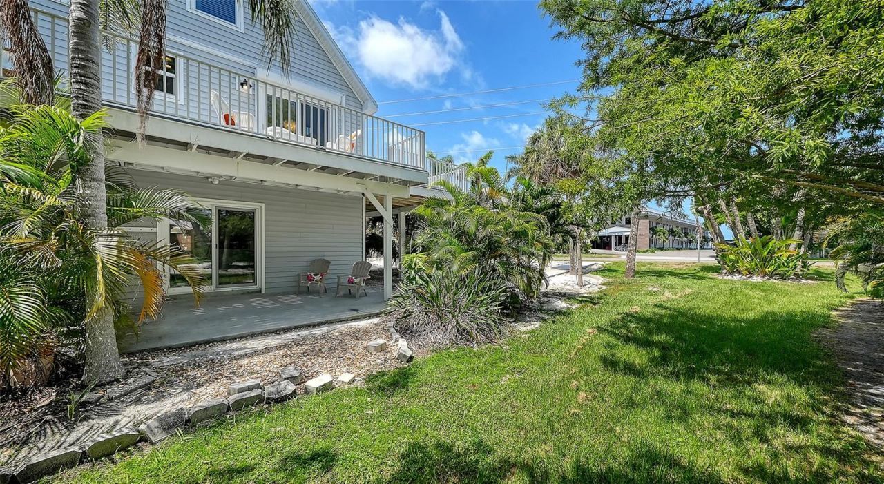 6327 Gulf Drive, Holmes Beach, FL 34217 Photo