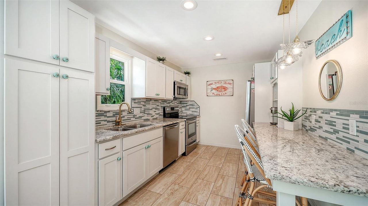 6327 Gulf Drive, Holmes Beach, FL 34217 Photo