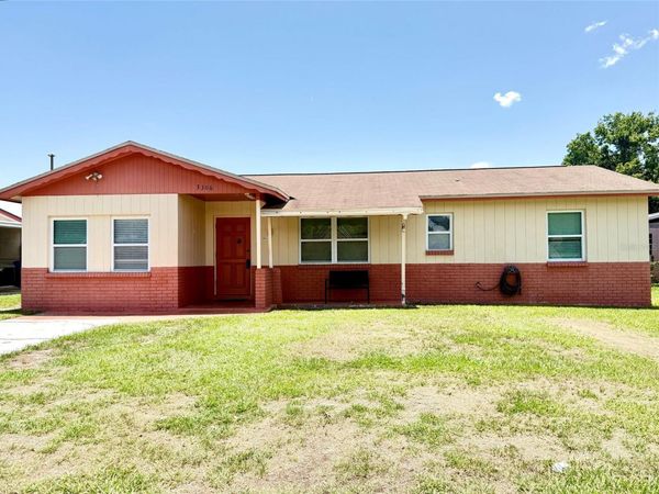 3306 W BURKE STREET, TAMPA, FL 33614