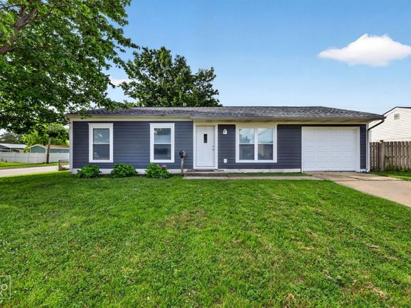 201 Pell Avenue , Romeoville, IL 60446
