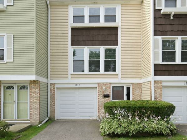 1809 Dumont Lane , Schaumburg, IL 60194