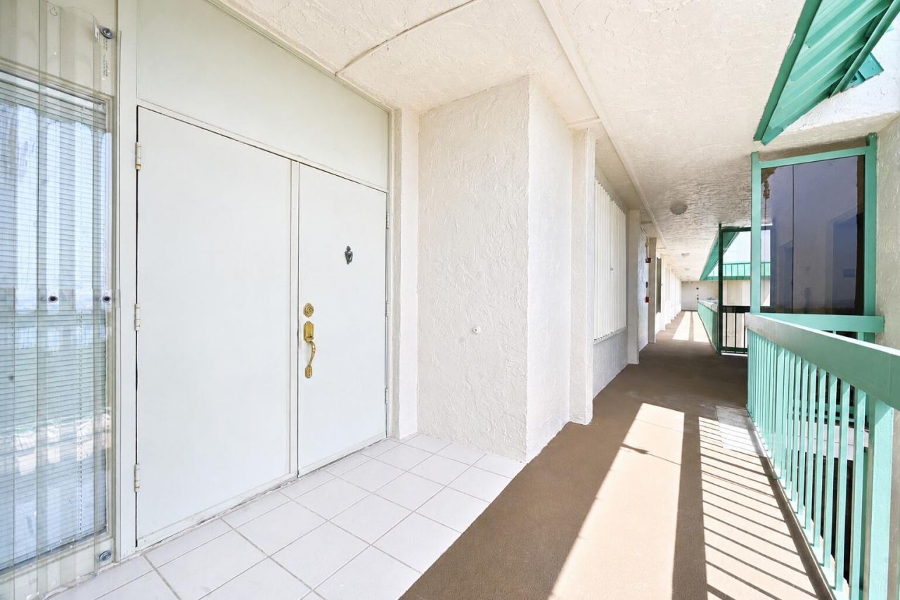 9900 S Ocean Drive, Unit 1603, Jensen Beach, FL 34957 Photo
