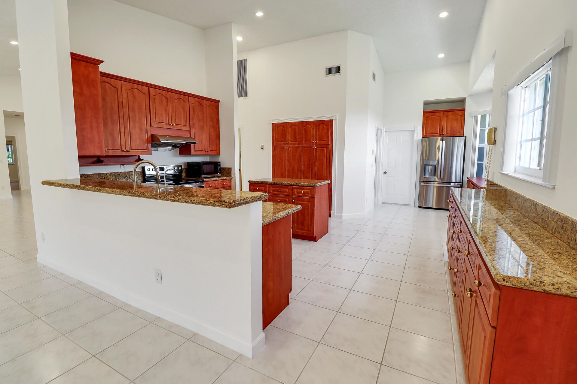 551 NW 108th Avenue, Plantation, FL 33324 Photo