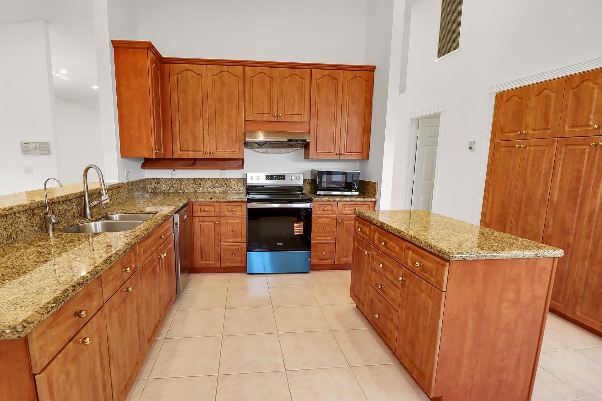 551 NW 108th Avenue, Plantation, FL 33324 Photo
