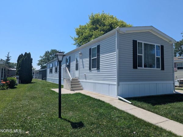 1727 S Morningside Drive , Port Clinton, OH 43452