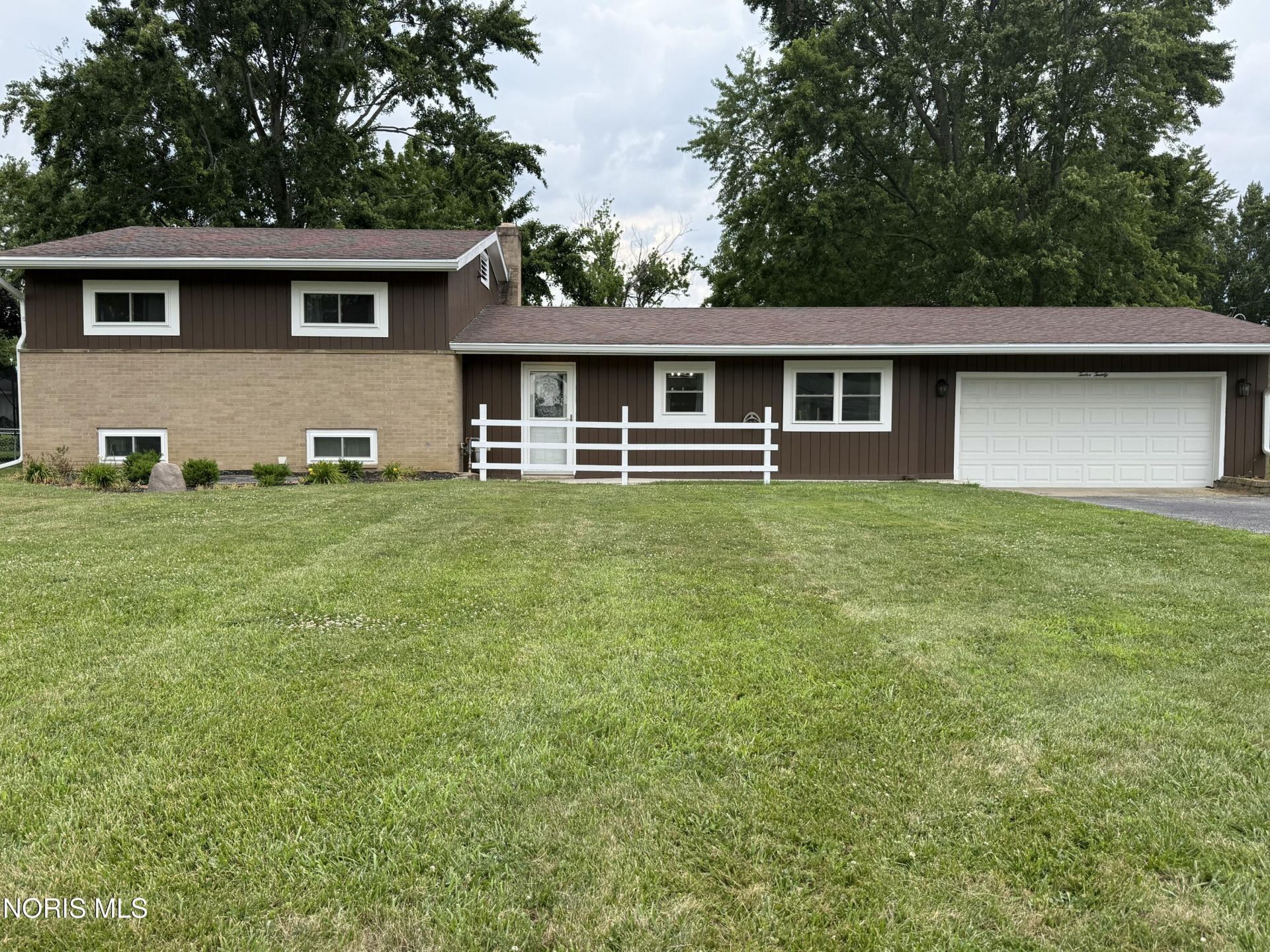 1220 6th Street , Findlay, OH 45840 Main Photo
