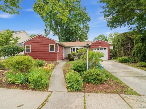 626 Mead Terrace , South Hempstead, NY 11550