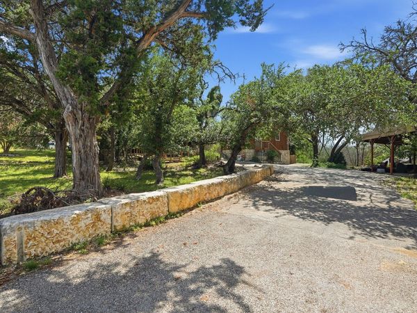 1065 Ridge Oaks Dr, Boerne, TX 78006