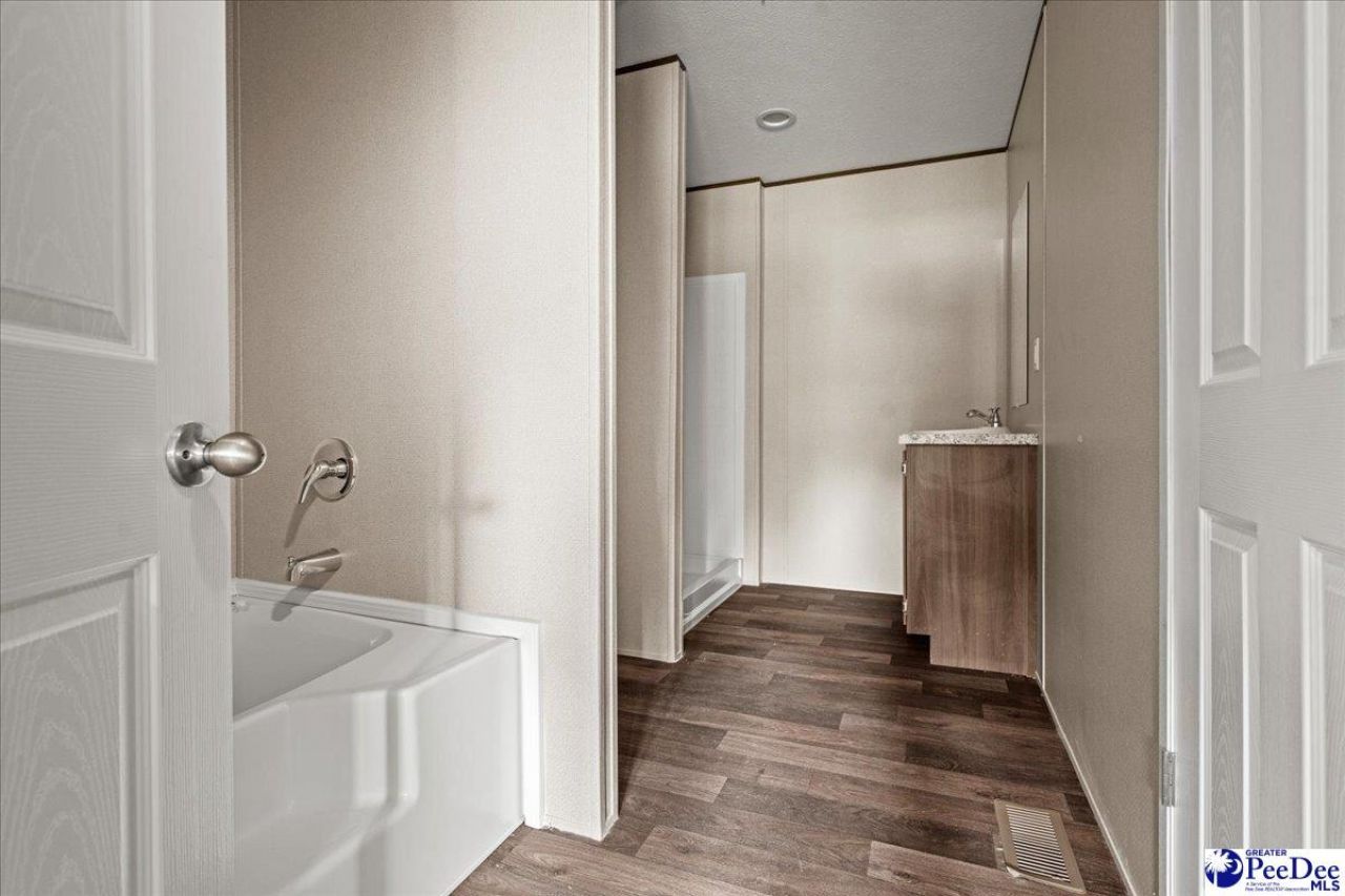 202 Mcelveen Circle Photo 6