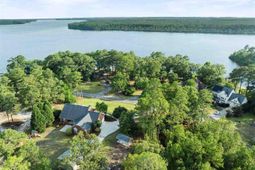 462 Sandy Point Ln photo 4