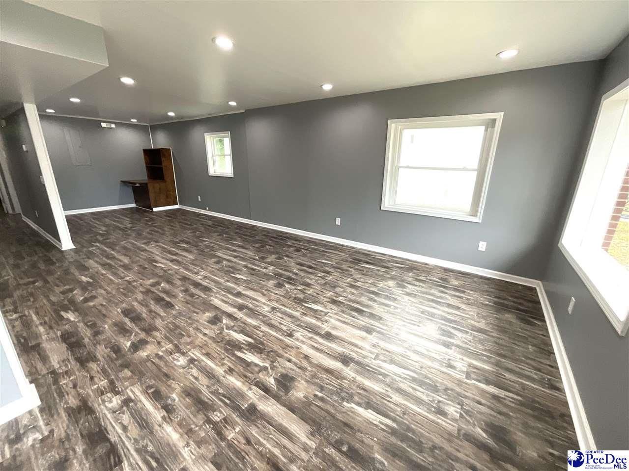 306 E Broad Street Photo 12