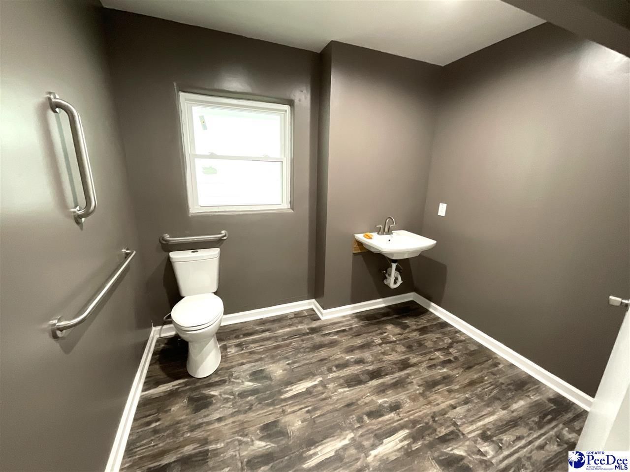 306 E Broad Street Photo 16