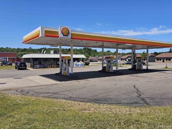 830 W US 41 Highway, Ishpeming, MI 49849