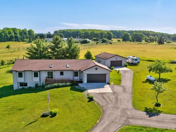 1862 County Road 370 Road, Lakefield Twp, MI 49853