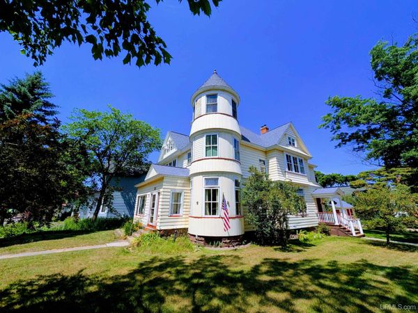 131 E Arch Street, Marquette, MI 49855