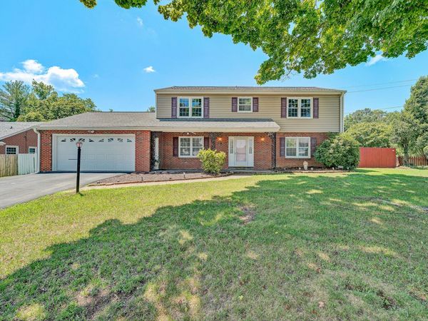 5240 Luwana DR, Roanoke, VA 24018